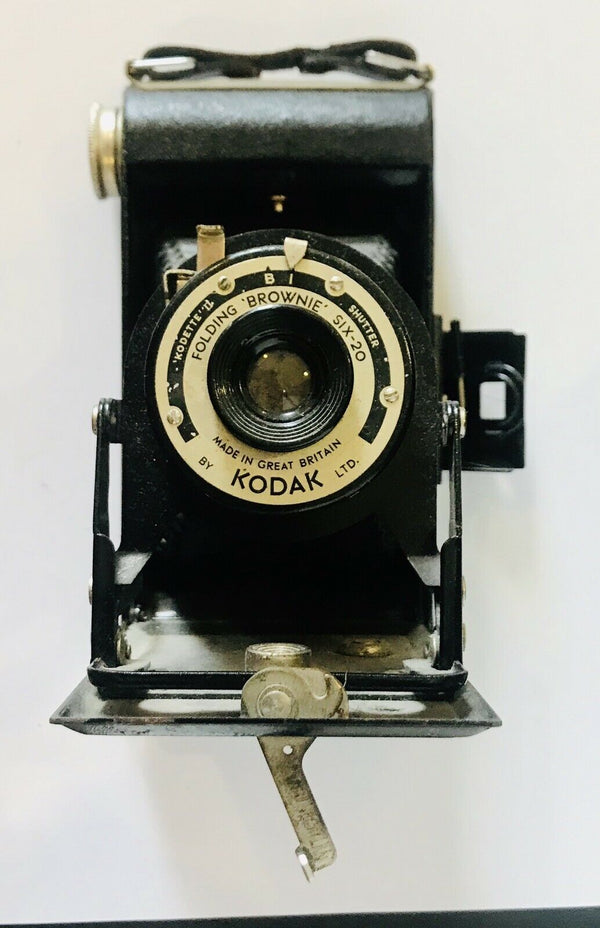 Kodak Brownie folding camera film six-20 made in Great Britain vintage