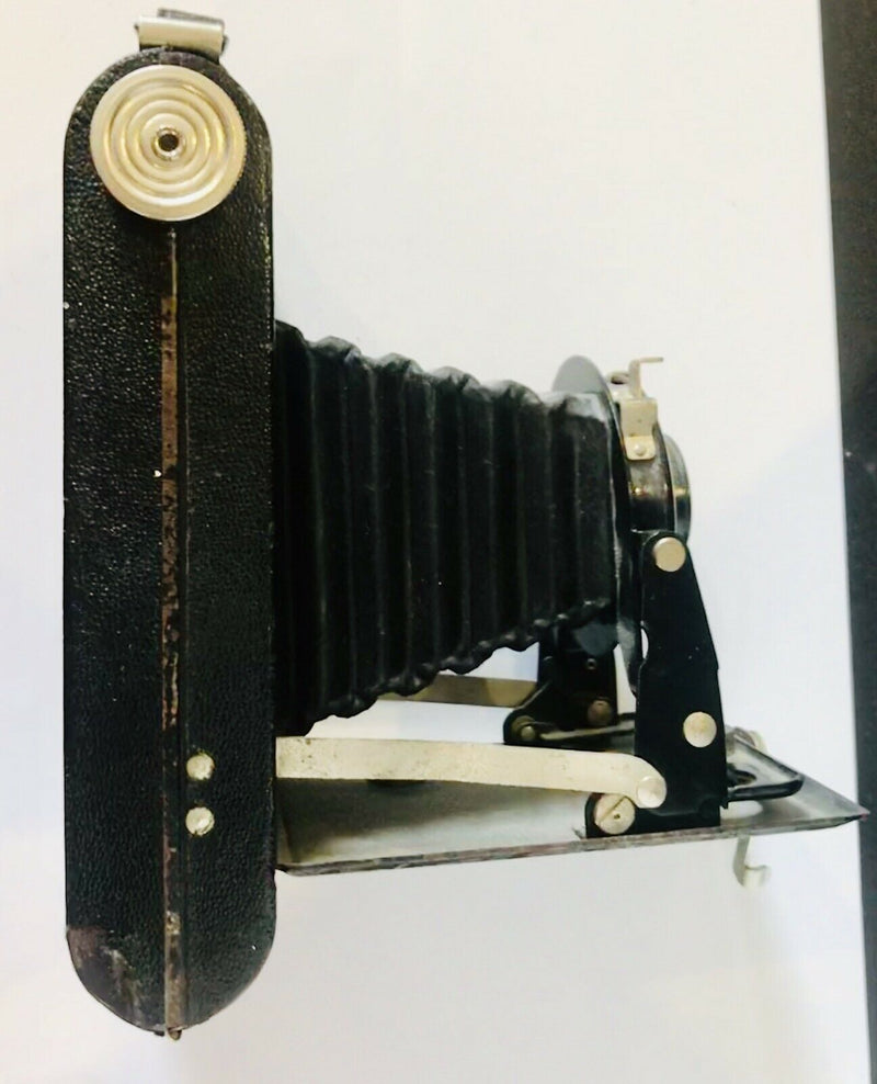 Kodak Brownie folding camera film six-20 made in Great Britain vintage