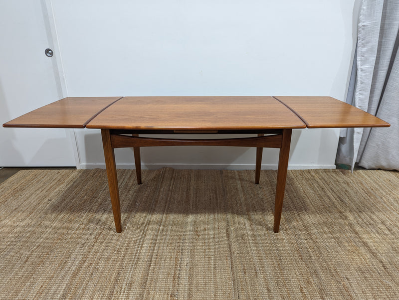 MCM extendable table teak fully restored by Scope Furniture