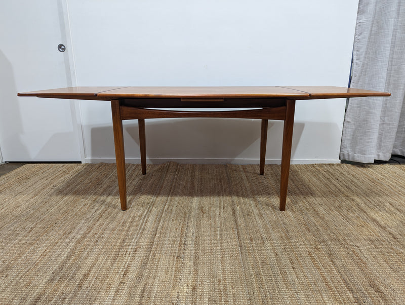 MCM extendable table teak fully restored by Scope Furniture