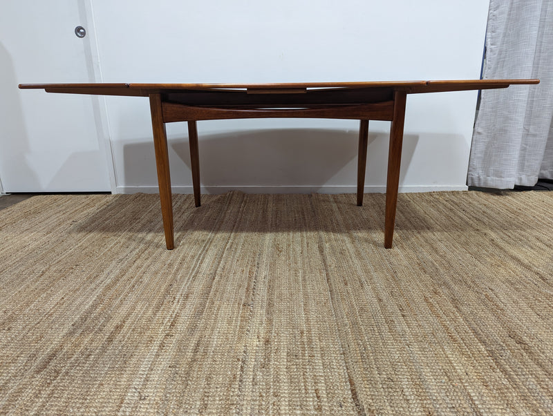 MCM extendable table teak fully restored by Scope Furniture