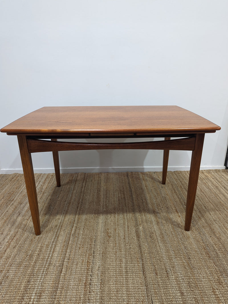 MCM extendable table teak fully restored by Scope Furniture