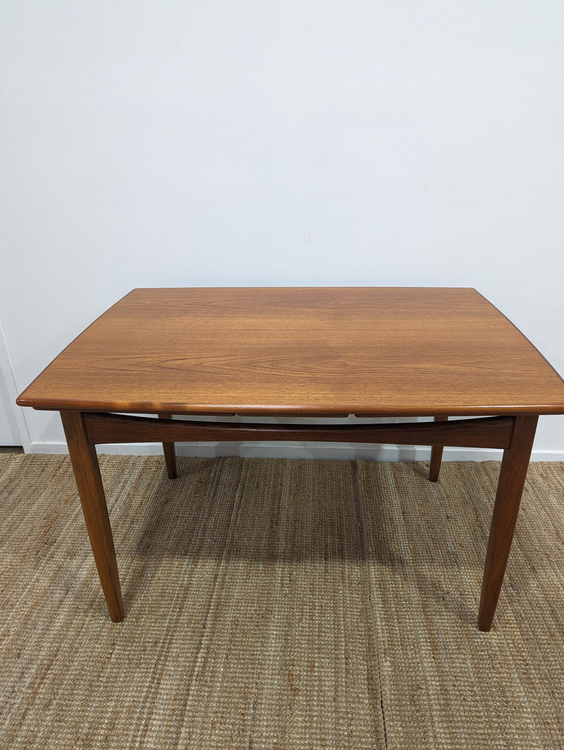 MCM extendable table teak fully restored by Scope Furniture