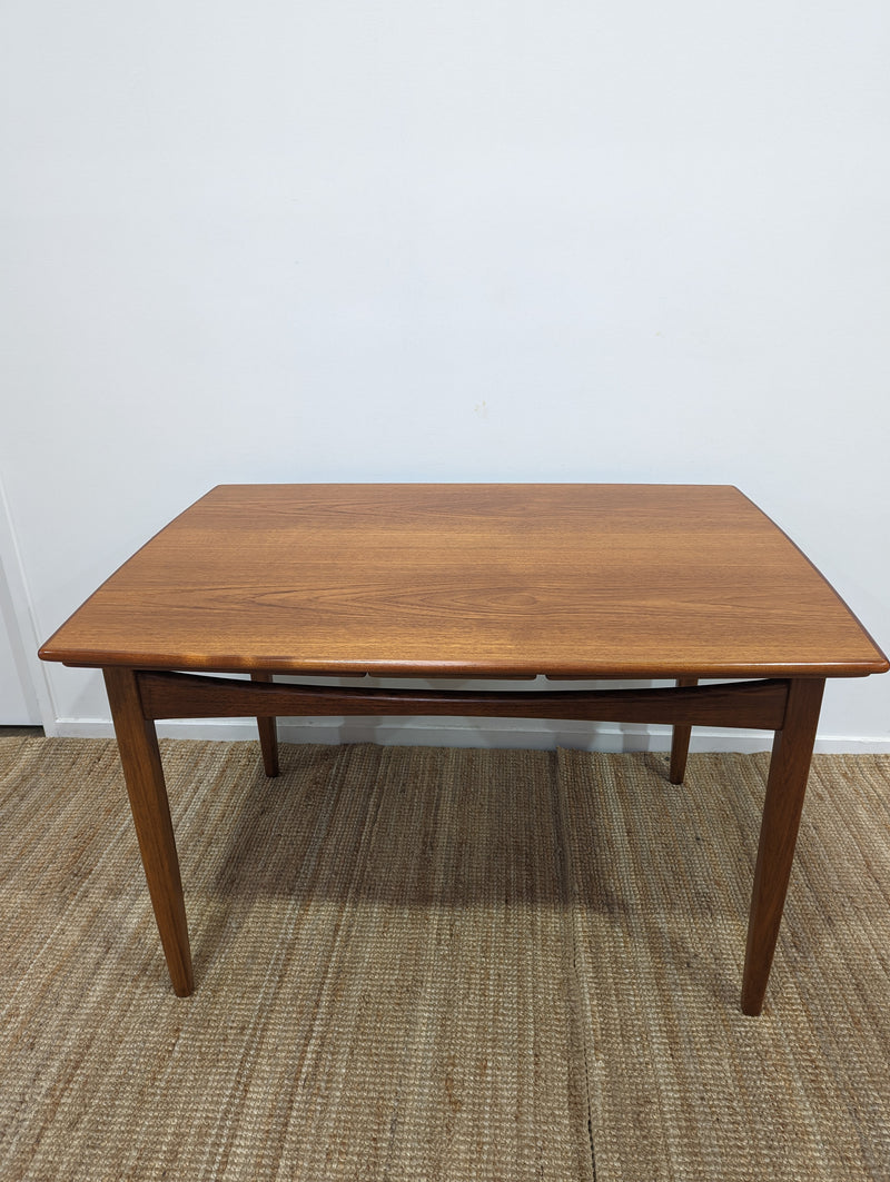 MCM extendable table teak fully restored by Scope Furniture