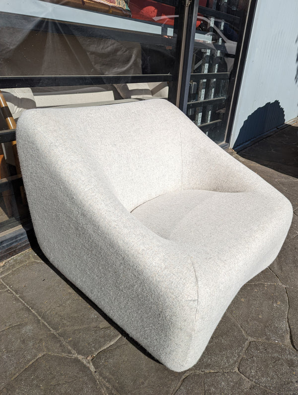 Authentic Featherston Uniroyal Numero 1V IV lowback armchair Kvadrat wool off grey off white