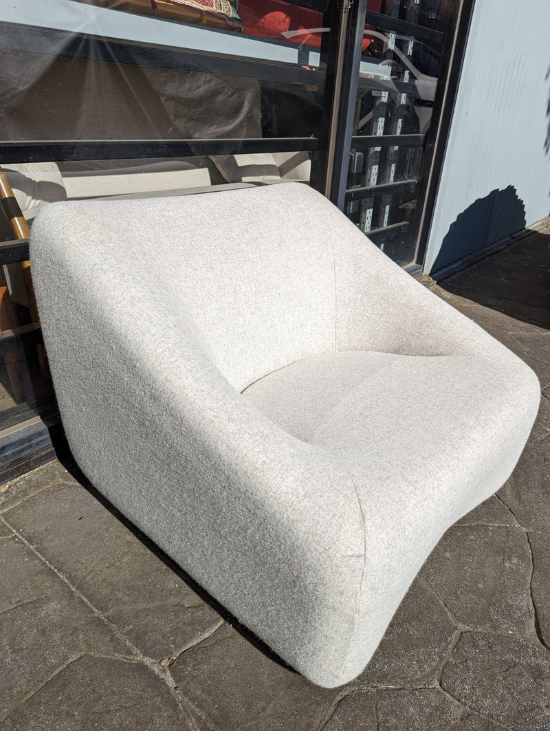 Authentic Featherston Uniroyal Numero 1V IV lowback armchair Kvadrat wool off grey off white