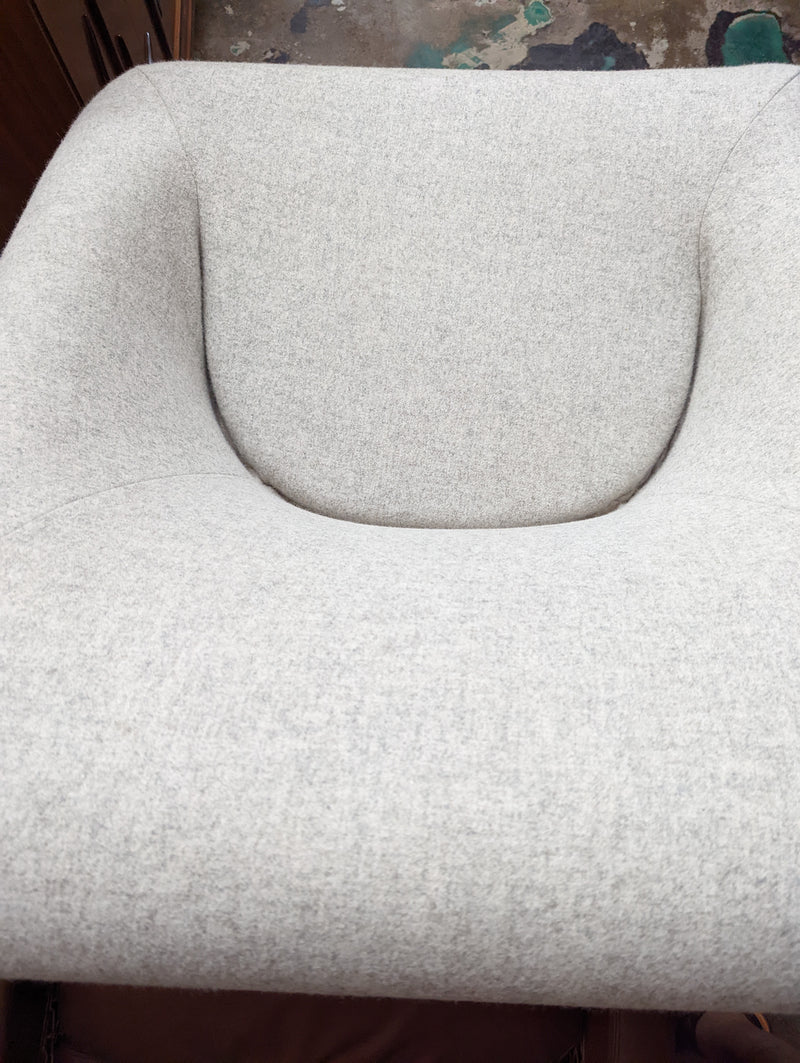 Authentic Featherston Uniroyal Numero 1V IV lowback armchair Kvadrat wool off grey off white