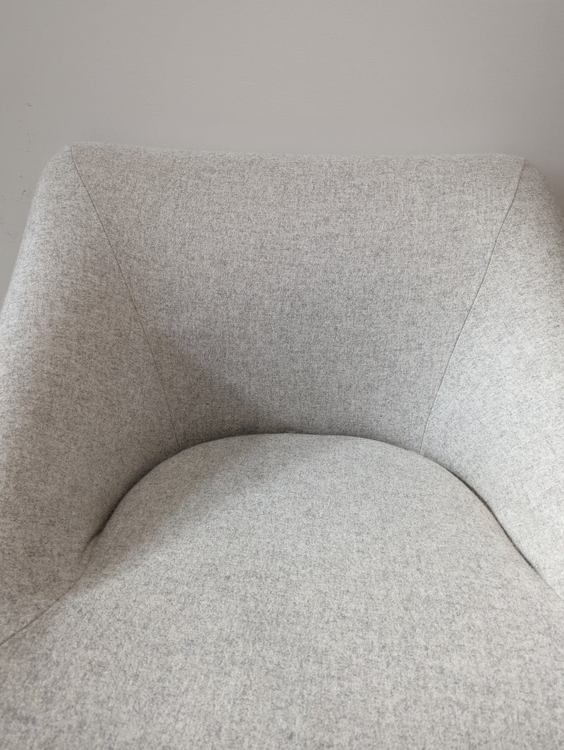 Authentic Featherston Uniroyal Numero 1V IV lowback armchair Kvadrat wool off grey off white