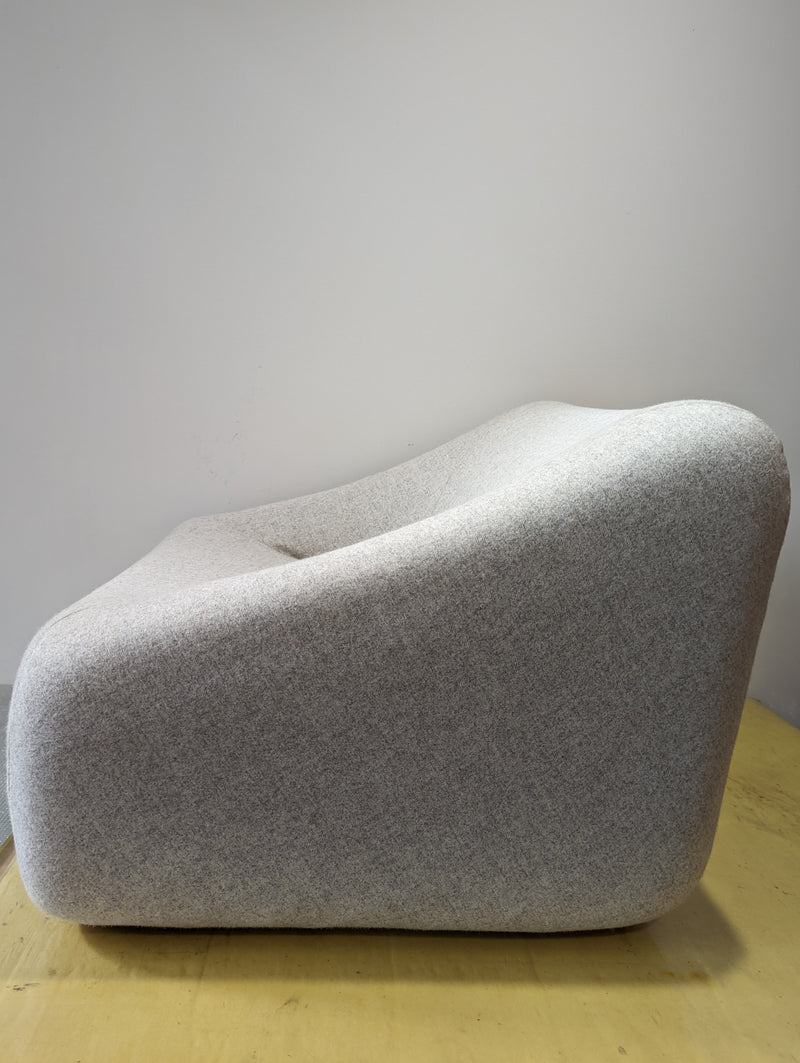 Authentic Featherston Uniroyal Numero 1V IV lowback armchair Kvadrat wool off grey off white