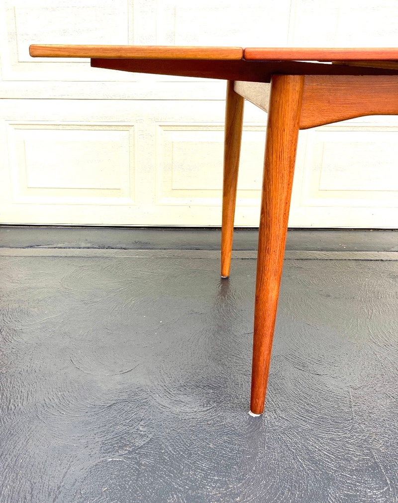 Parker 1960s extendable drop leaf square to rectangle table mcm
