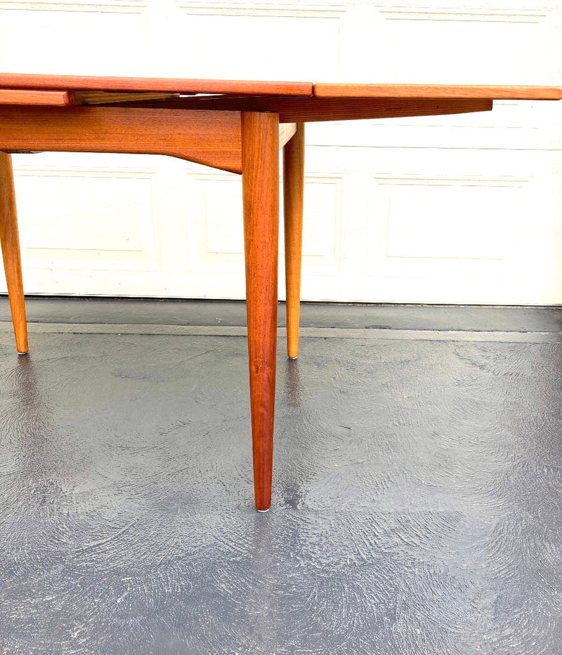 Parker 1960s extendable drop leaf square to rectangle table mcm