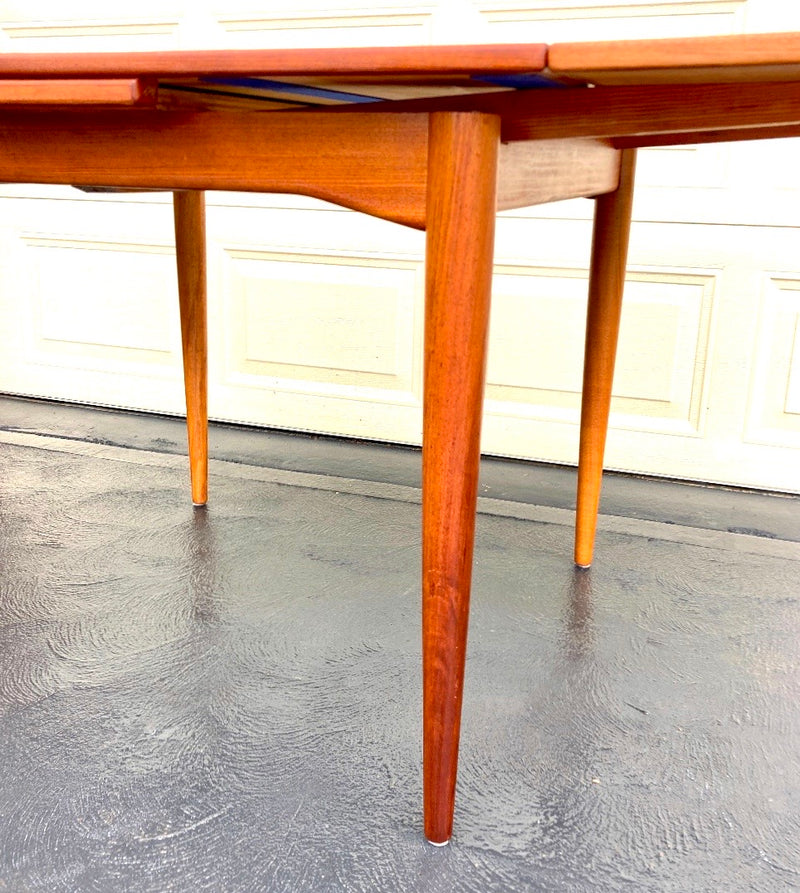 Parker 1960s extendable drop leaf square to rectangle table mcm