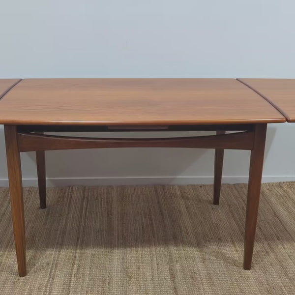 MCM extendable table teak fully restored by Scope Furniture