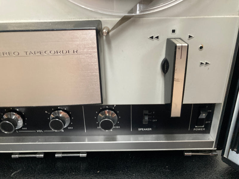 En panne, ne s'allume pas, HS : Magnetophone a bande vintage UHER SG560 En panne, ne s'allume pas, HS : Magnetophone a bande vintage UHER SG560