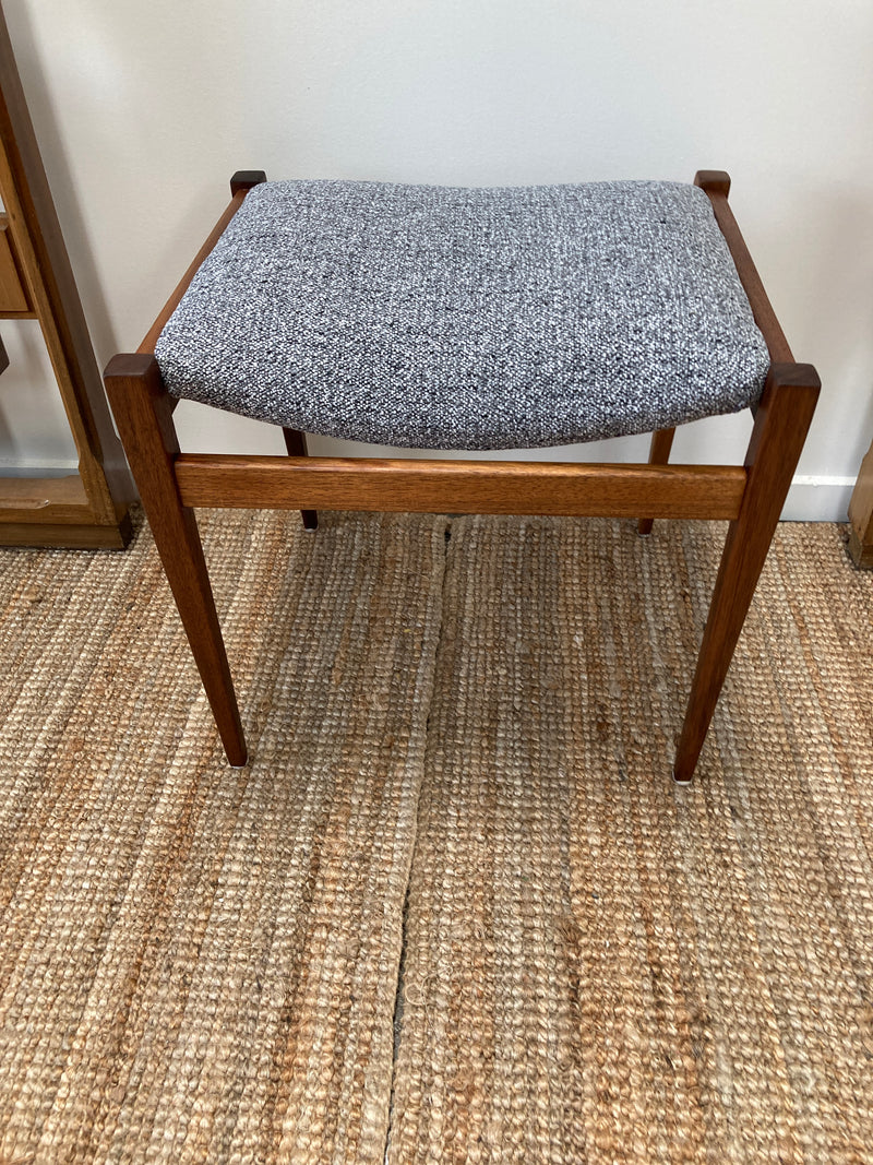 Authentic Parker stool for Nordic dresser table 1960s Shark mingle mangle