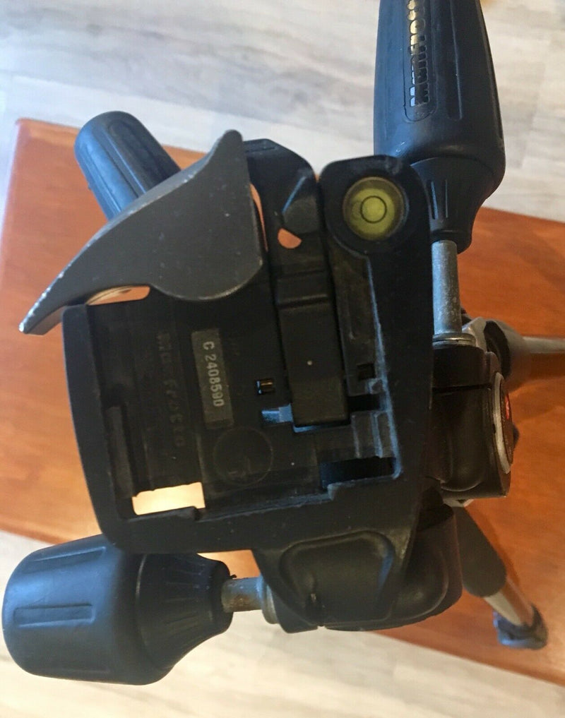 Manfrotto tripod MT294A3 290 Italy with head tilt pan 804RC2 camera