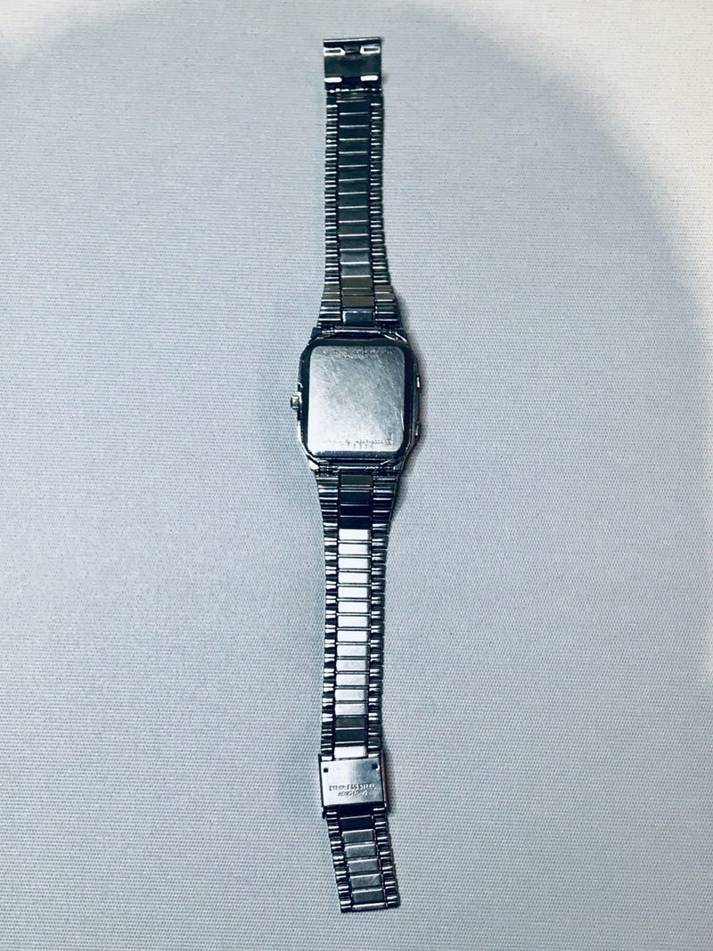 Vintage Seiko Quartz Chronograph Digital & Analog Watch 32mm Japan